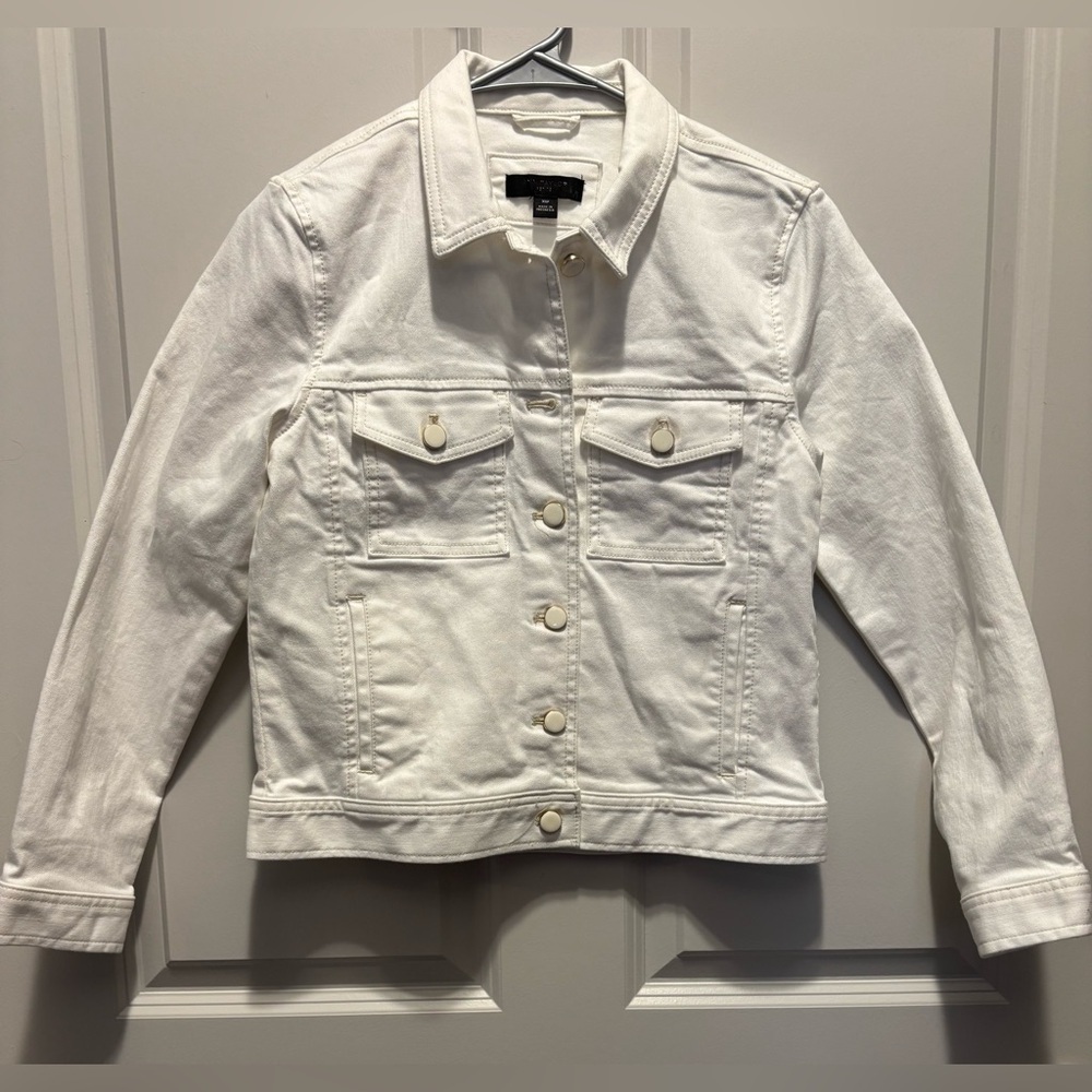 NWOT Ann Taylor Petite Women’s XSP White Denim Trucker Jacket‎